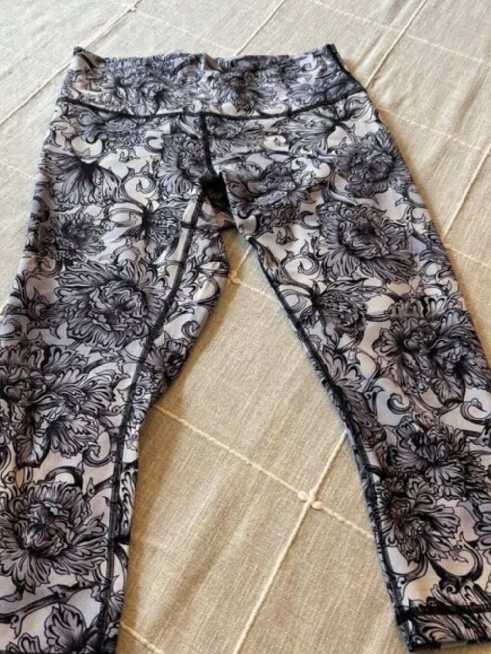Lululemon Wunder Under High-Rise Crop Leggings Size 10 – Floral Print